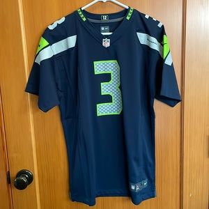Seattle Seahawks Russell Wilson jersey #3 youth size xl NWT
